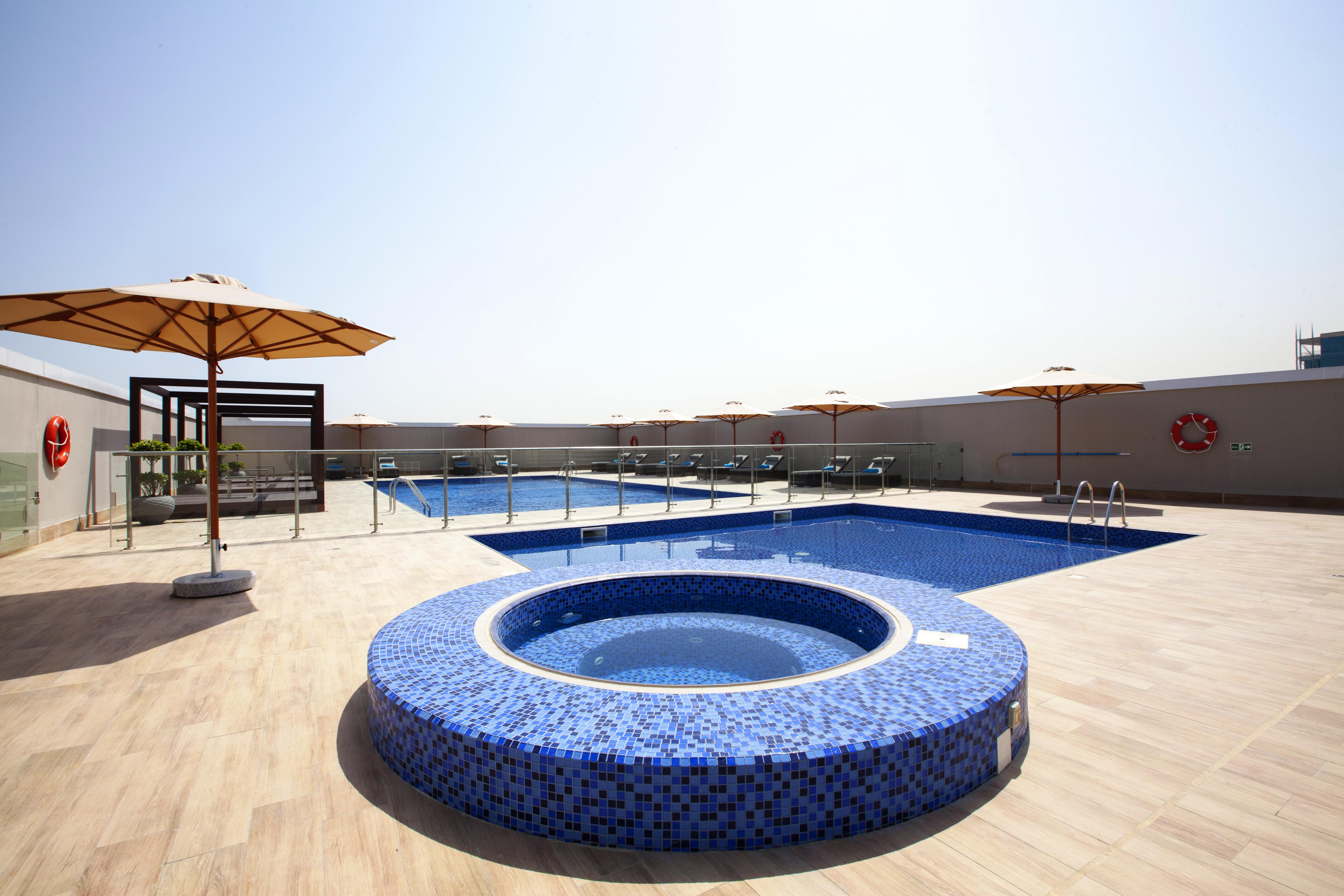 Flora Inn Hotel Dubai Airport Extérieur photo